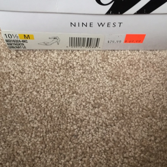 Nine West blue and tan heels - Picture 4 of 4